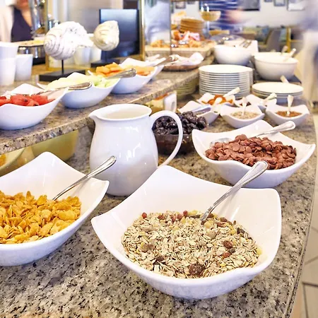 Strandidyll Hotell 4*