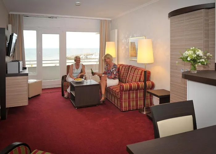 Strandidyll Hotell 4*
